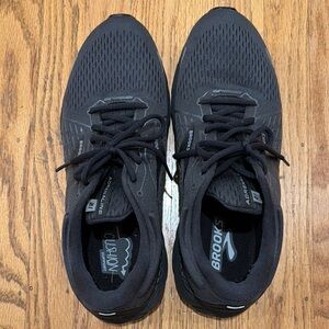 Brooks Men's Charcoal Athletic Shoes